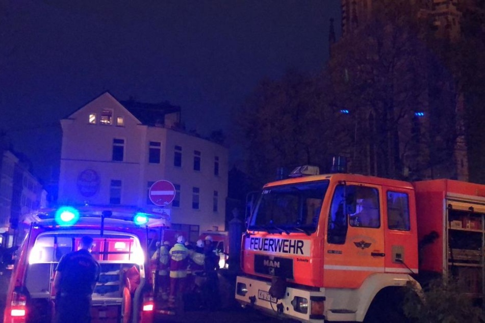 Die Feuerwehr musste zu einem Großeinsatz am Severinsplatz ausrücken.