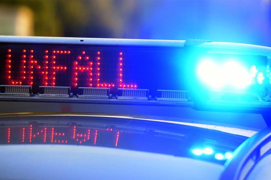 Ein 38-jähriger Mann wird in der Näher der Durlacher Allee in Karlsruhe tödlich von einem Zug erfasst: Polizei schließt Selbstmord aus. (Symbolbild)