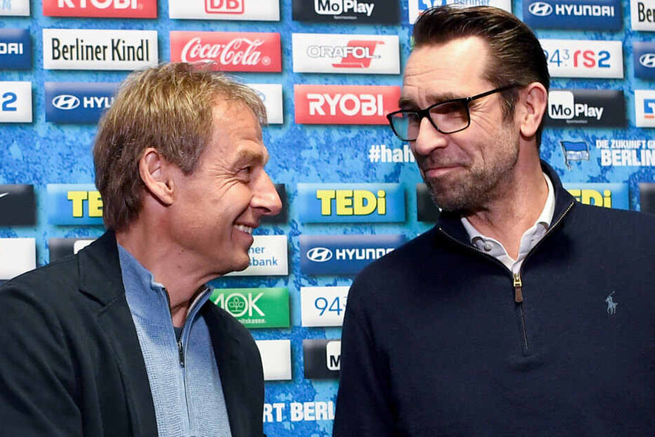 Jürgen Klinsmann und Michael Preetz bei der Vorstellung des ehemaligen Bundestrainers Ende November.