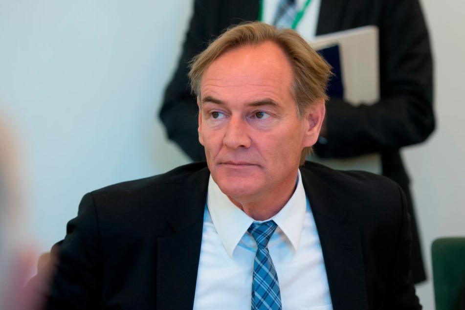Oberbürgermeister Burkhard Jung (SPD) zeigte Baubürgermeisterin Dorothee Dubrau (parteilos) bei der Landesdirektion an. (Archivbild)