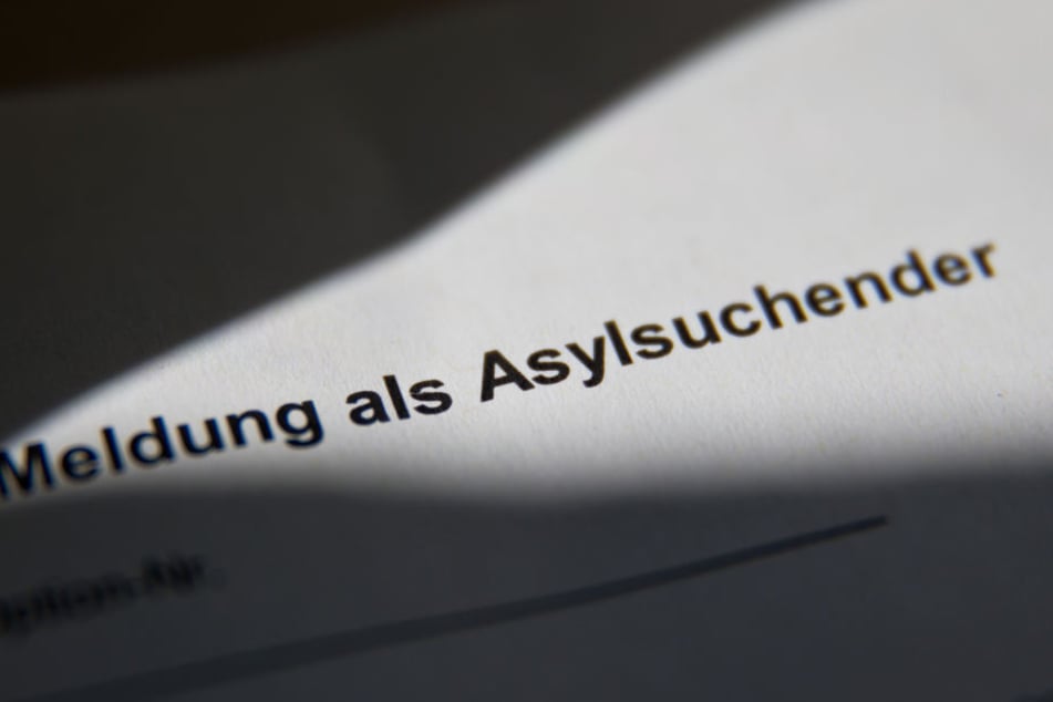 Ende 2015 ließ sich Franco A. als Asylbewerber registrieren, kassierte Sold und Asyl-Geld.