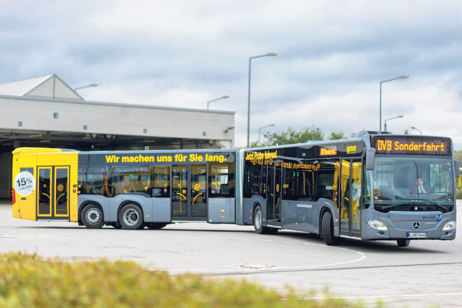 Echt XXL! Dieser neue Bus der Dresdner Verkehrsbetriebe ist 21 Meter
lang!