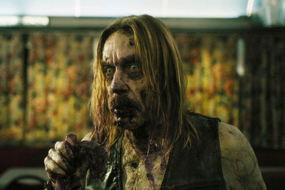 Iggy Pop hat als Zombie die ein oder andere lustige, aber auch eklige Szene.