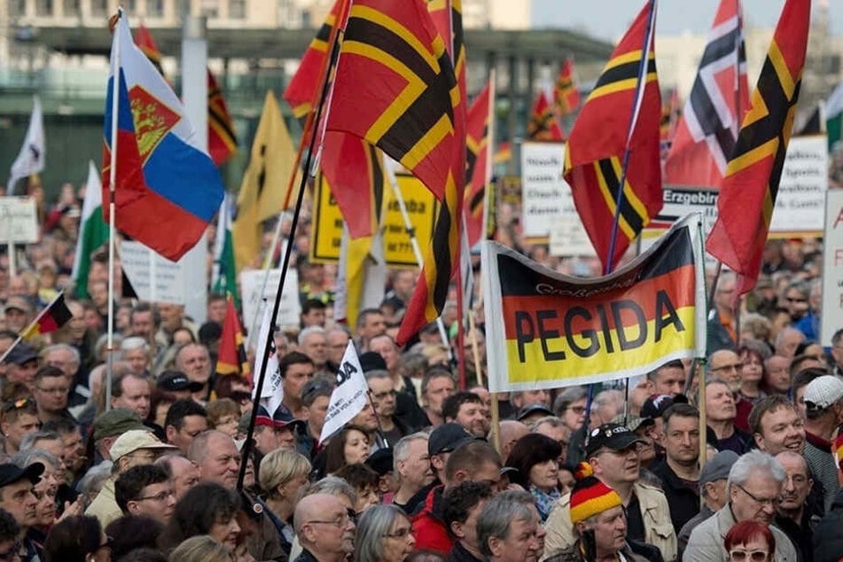 32 Prozent der Befragten nannte das PEGIDA-Bündnis als Problem.