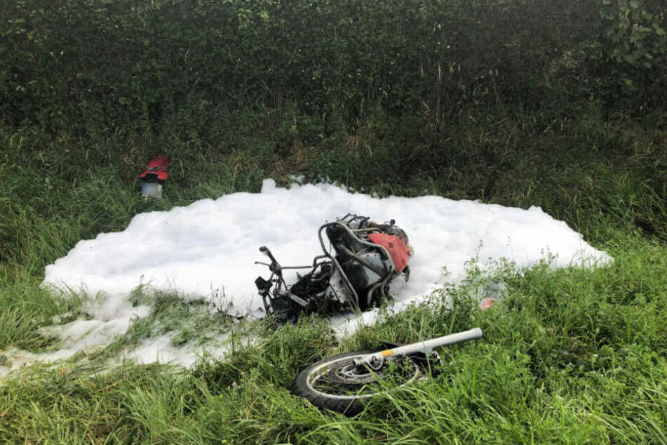 Der 52-jährige Biker starb noch am Unfallort.