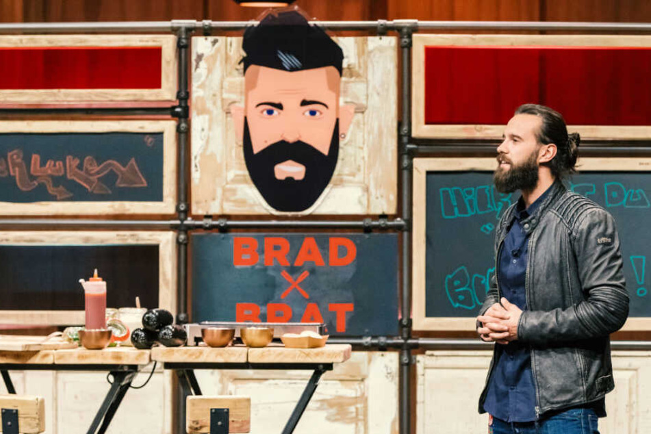 Gründer Marvin Kruse stellt sein Produkt "Brad Brat" vor.