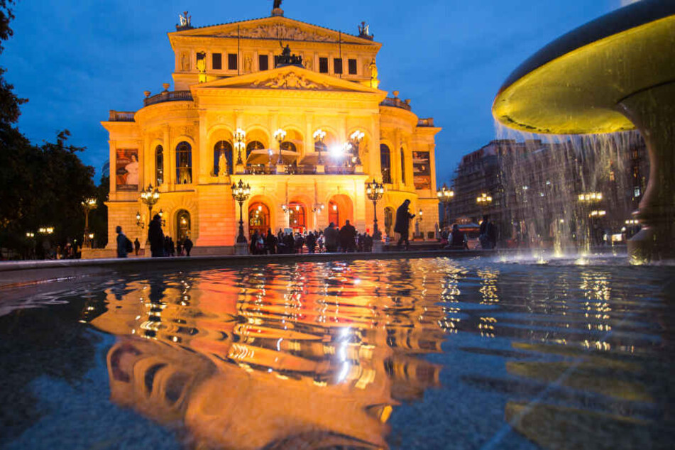 Auf dem Areal rund um die Oper findet das Festival statt. (Symbolbild)