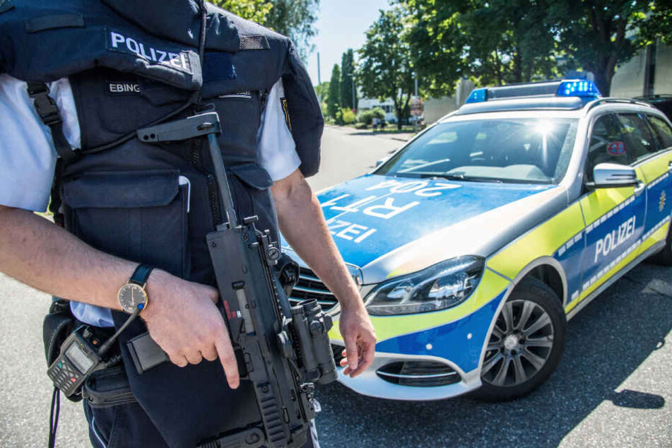 Muss ein Polizist seine Dienstwaffe nutzen, kommt ein Einsatzpsychologe ins Spiel.