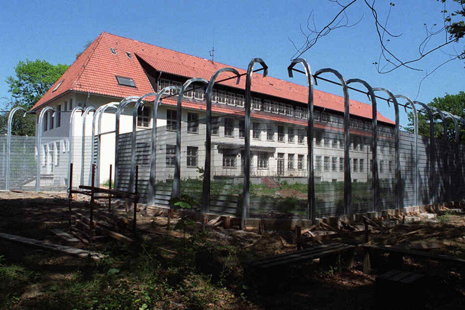 Der Patient griff den Pfleger beim Hofgang auf dem Gelände der Psychiatrie an.
