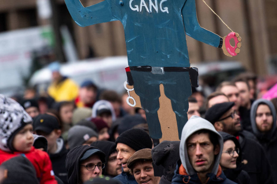 Etwa 3000 Menschen nahmen an dem Protest teil.