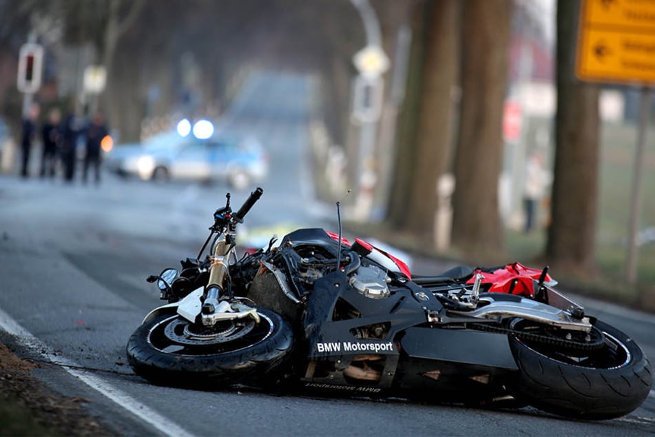 Der Motorradfahrer (24) aus Melle verstarb ebenso wie der Rennradfahrer (16) aus Bünde.