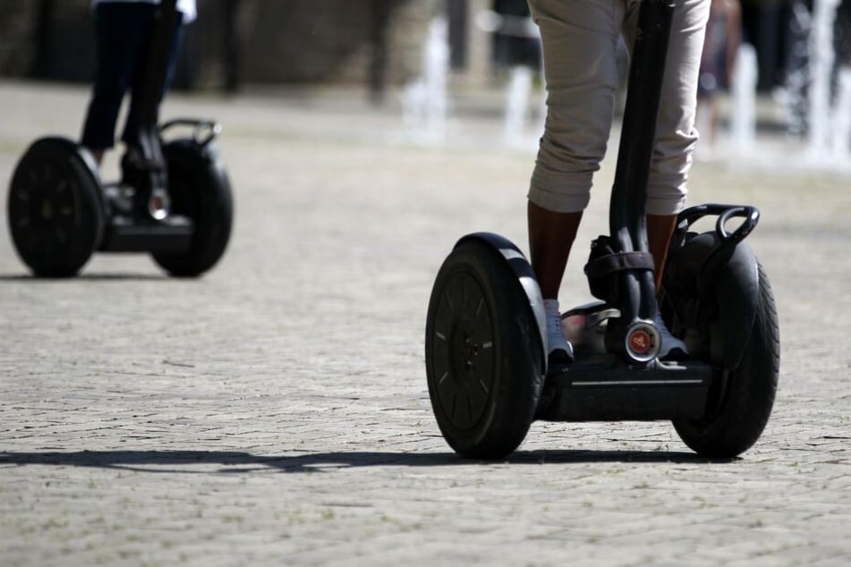 Der sturzbetrunkene Mann fuhr einen Segway-Elektroroller. (Symbolbild)