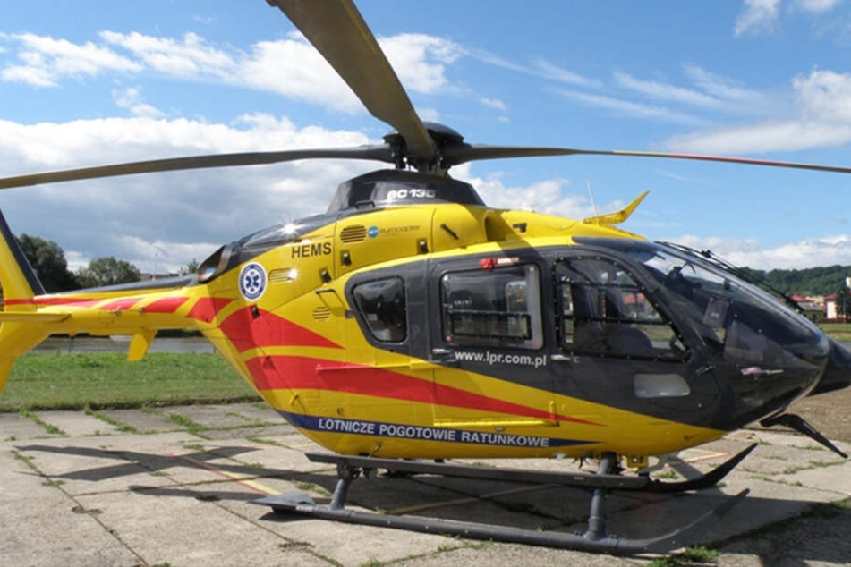 Im Einsatz sind auch mehrere Rettungshubschrauber.