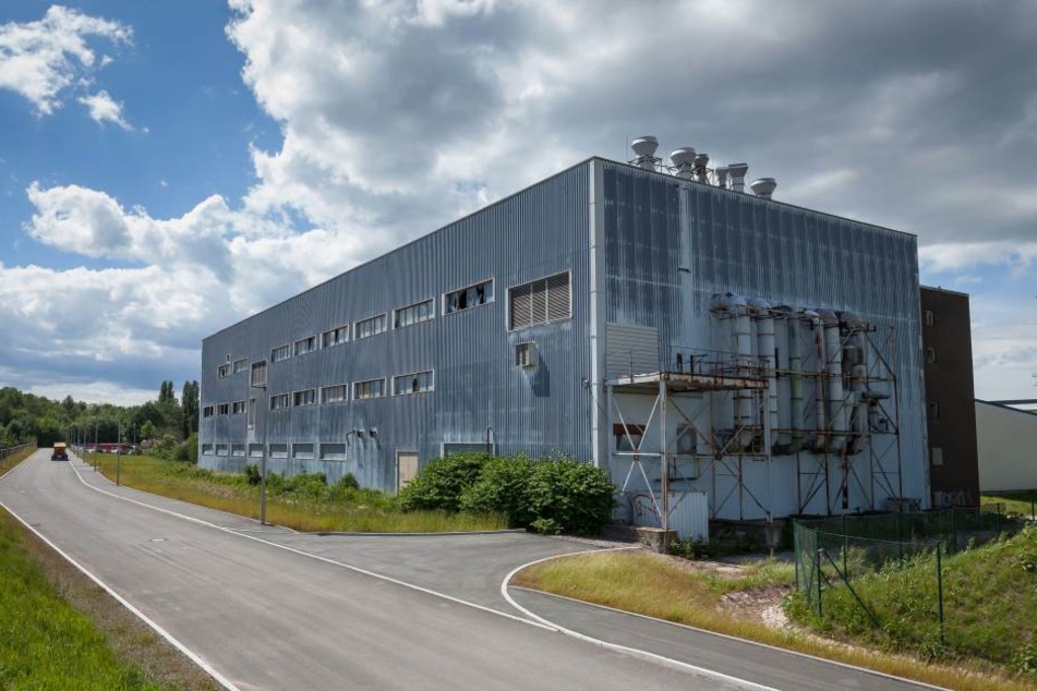 Die letze Industriebrache der Stadt wird abgerissne: Die Oberflächentechnik in der Flurstraße.