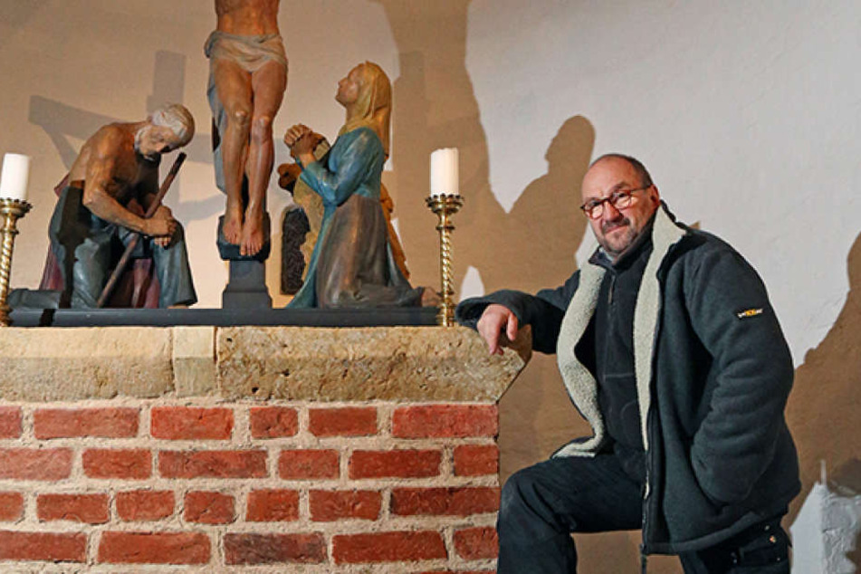Diplom-Restaurator Michael Gruner am „Katzenstein“.