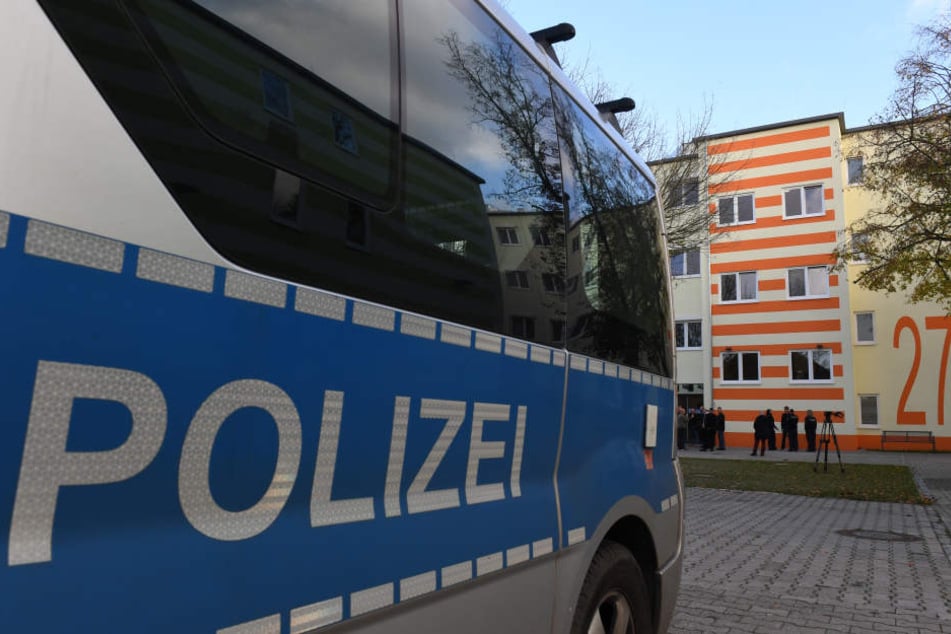 Die Jugendlichen warfen mit Rädern auf die Polizei (Symbolbild).