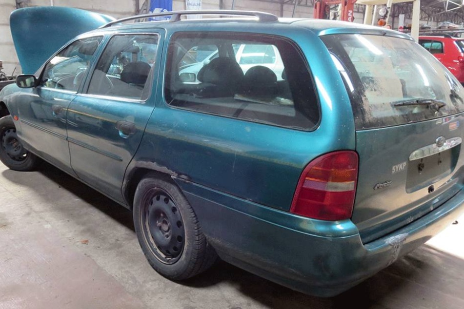 Der von der Polizei sichergestellte Ford Mondeo.