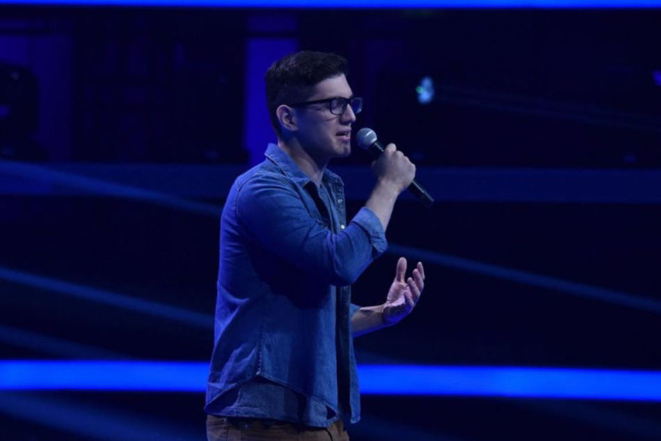 Stefan Celar singt "Call out my Name" von The Weekend.