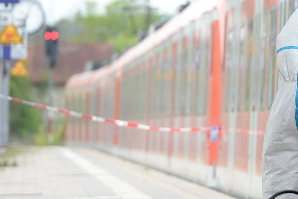 Ein 18 Jahre alte Asylbewerber bedrohte den Schaffner bei der Ticketkontrolle.