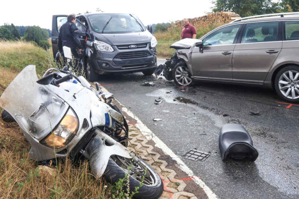 Auf der Staatsstraße 2191 in Bayern kam es zu einem schweren Unfall.