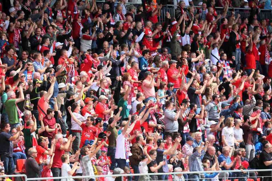 Die Fans müssen weiter auf das Freundschaftsspiel gegen den Bundesligisten warten.