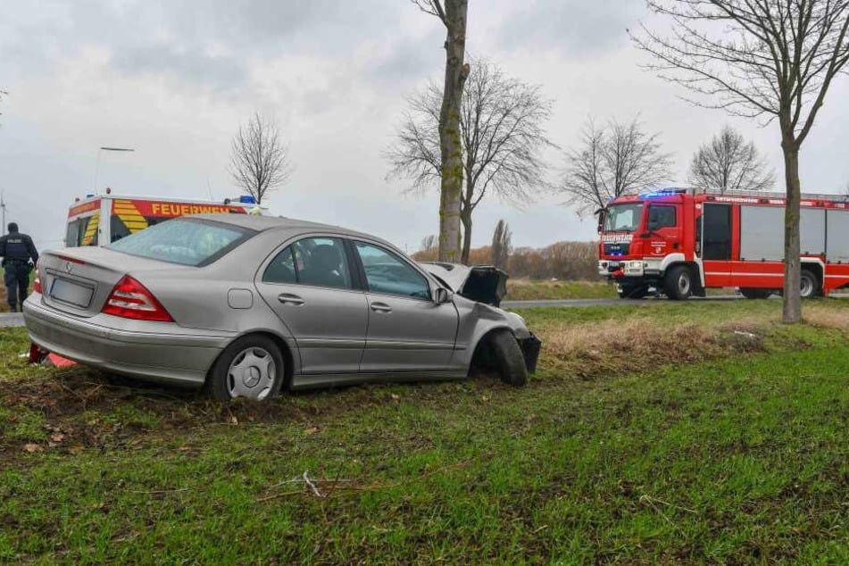 Für den Insassen der Mercedes' kam jede Hilfe zu spät, er verstarb noch am Unfallort.