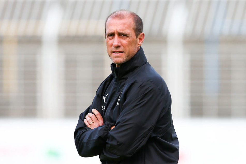 FSV-Coach Joe Enochs will mit seiner Mannschaft beim Testspiel in Pirna-Copitz Zweitligist Dynamo Dresden ärgern.