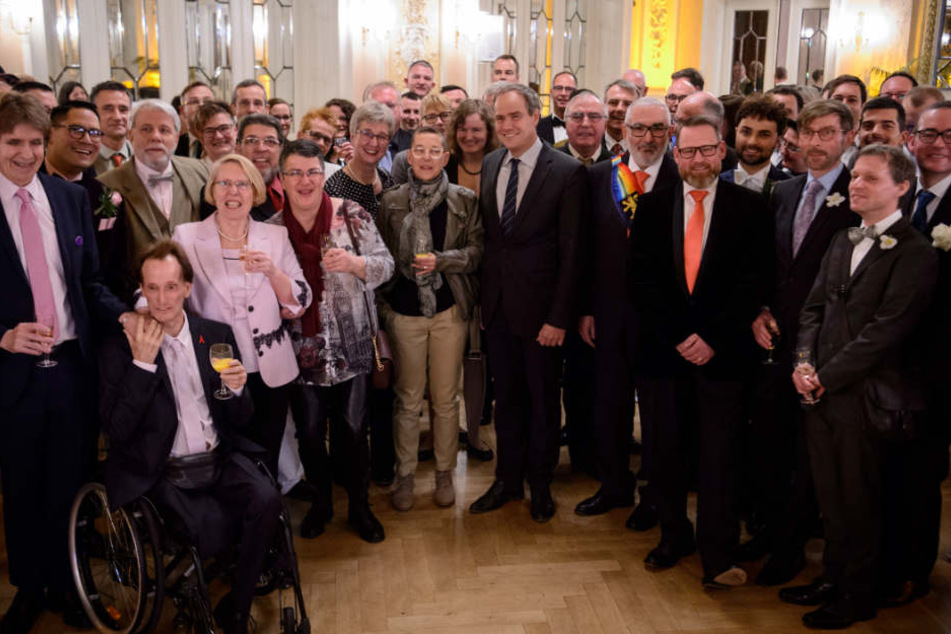 Gruppenbild der Paare nach der Hochzeitszeremonie.
