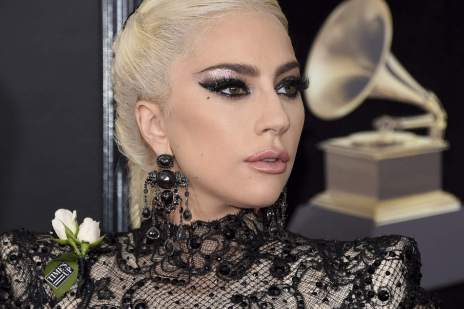 Lady Gaga hat starke Schmerzen.