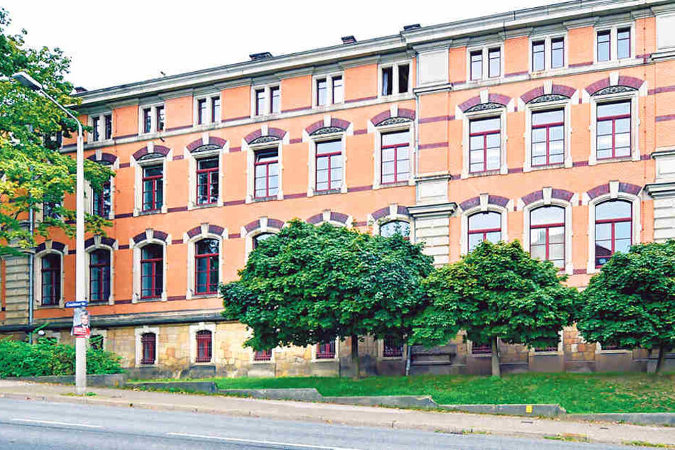 Das Gymnasium Plauen an der Kantstraße hofft auf den
nötigen Umbau ab Sommer nächsten Jahres.
