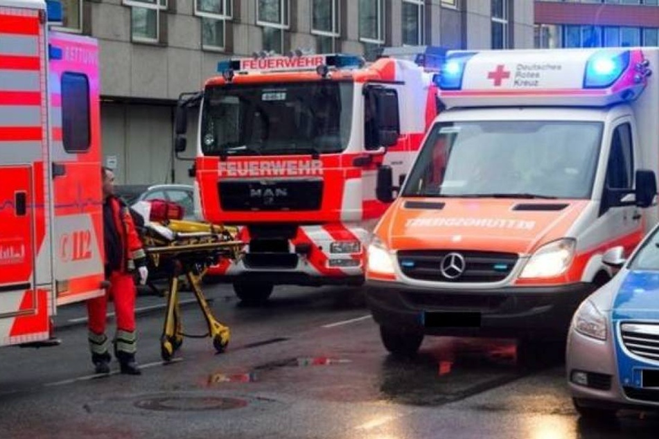 Die Einsatzkräfte wurden massiv behindert. (Symbolbild)