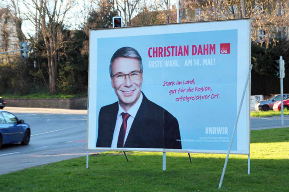 Wahlplakate für die Landtagswahl in NRW hängen überall.