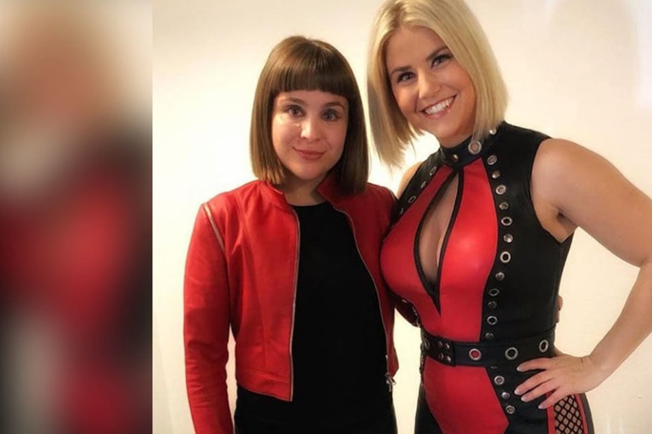 Beatrice Egli sorgt im Leder-Einteiler für gespaltene Reaktionen.