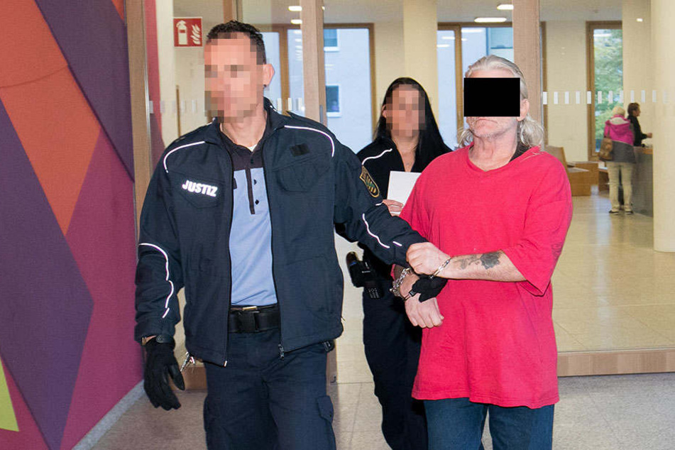 Mal wieder vor Gericht: Bilderdieb Harry N. (58).