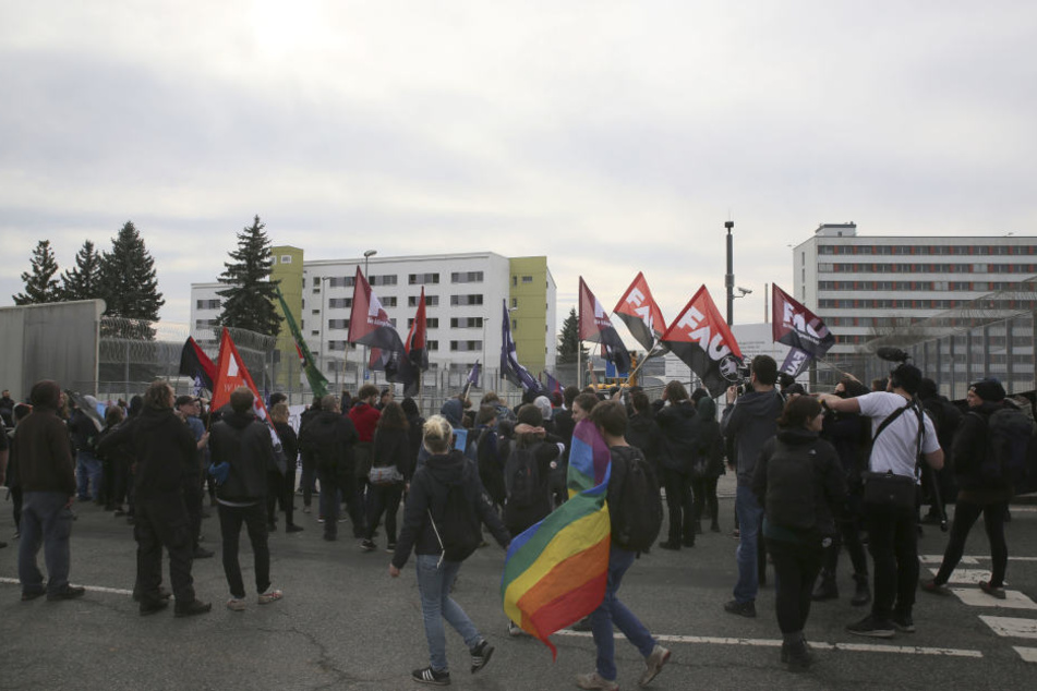 Am Rand der Demo ist es zu Störungen gekommen, bei denen zwei Polizisten verletzt wurden.