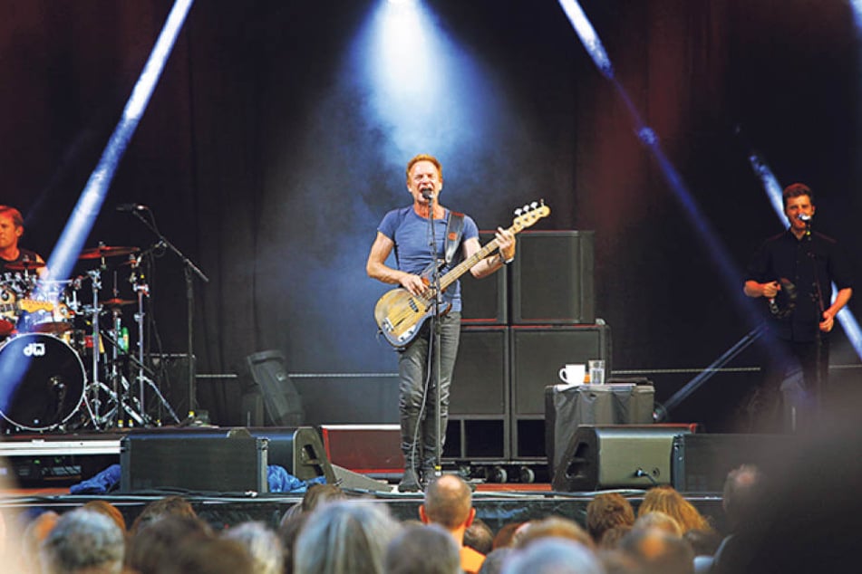 Für den britischen Musiker Sting
(65) riss Mittwochabend der Himmel auf - der Superstar rockte bei bestem Wetter
das Elbufer.