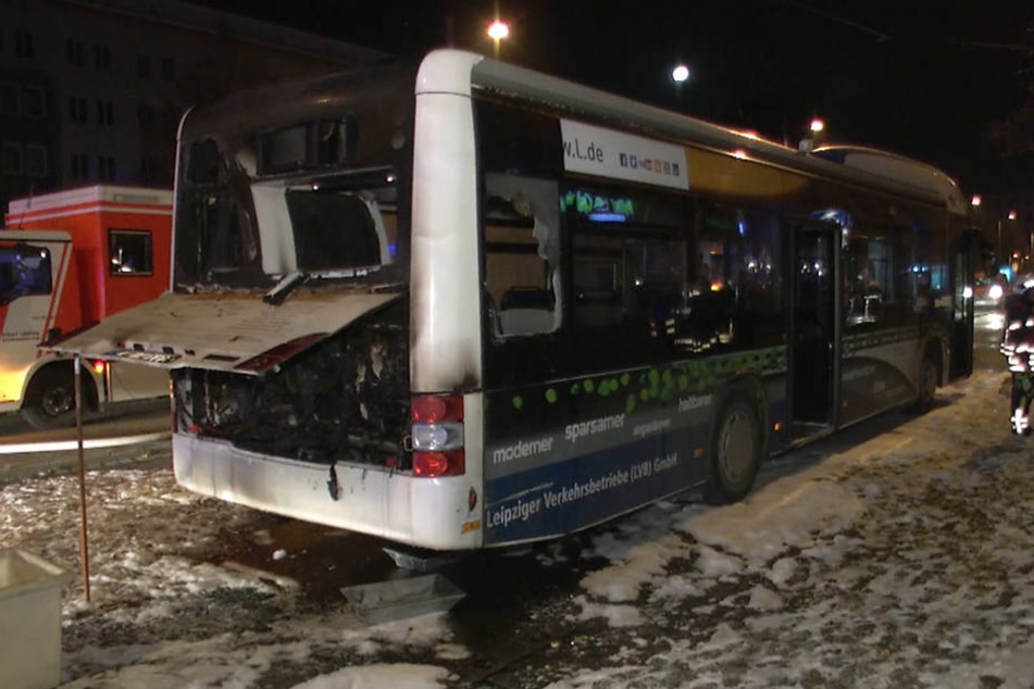 Der Bus der Leipziger Verkehrsbetriebe war nicht mehr zu retten.