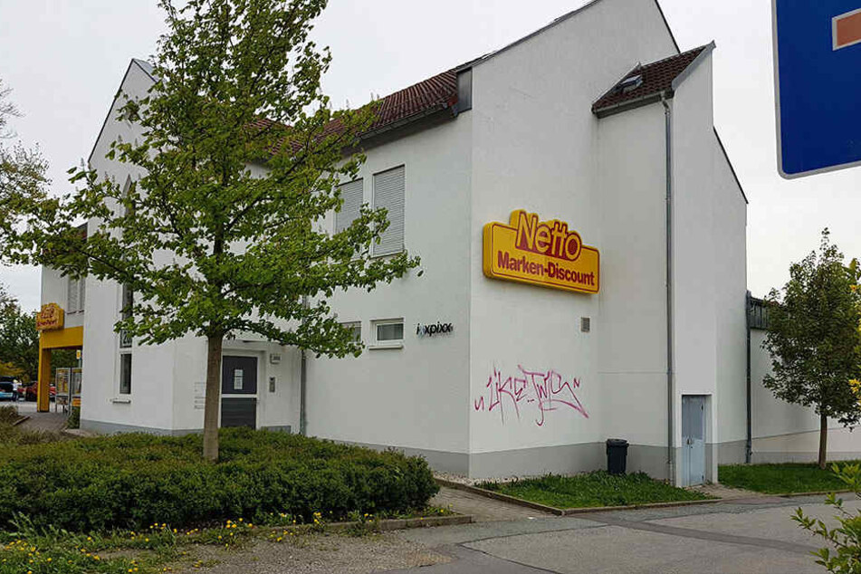 In diesem Haus an der Zschopauer Straße wurde ein Elektro-Handel durchsucht.