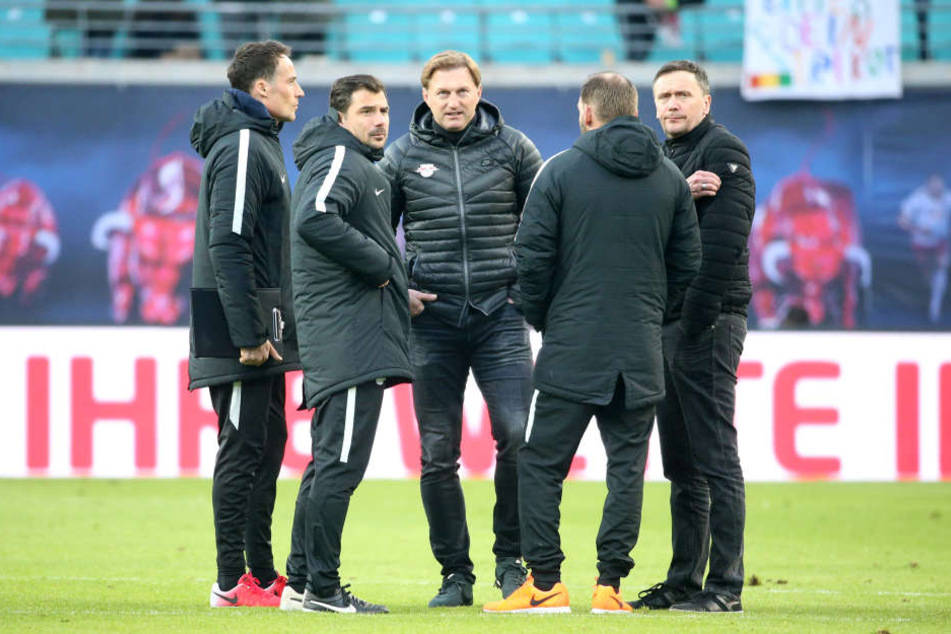 Sportkoordinator Frank Aehlig (49, r.) verabschiedet sich in Richtung Köln.