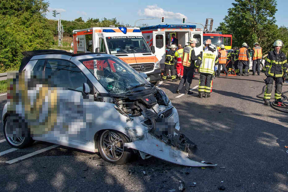 Die L3205 wurde nach dem Unfall für mehrere Stunden voll gesperrt.