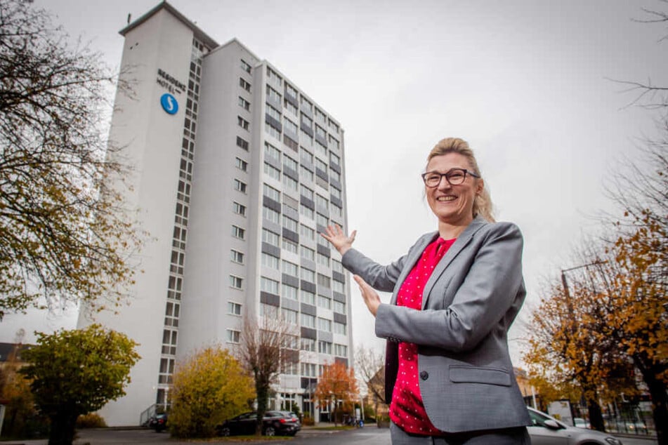 "Hereinspaziert": Susanne Punner lädt bei der Aktion "Urlaub in Deiner Stadt" ins Chemnitzer Seaside Residenz Hotel ein.
