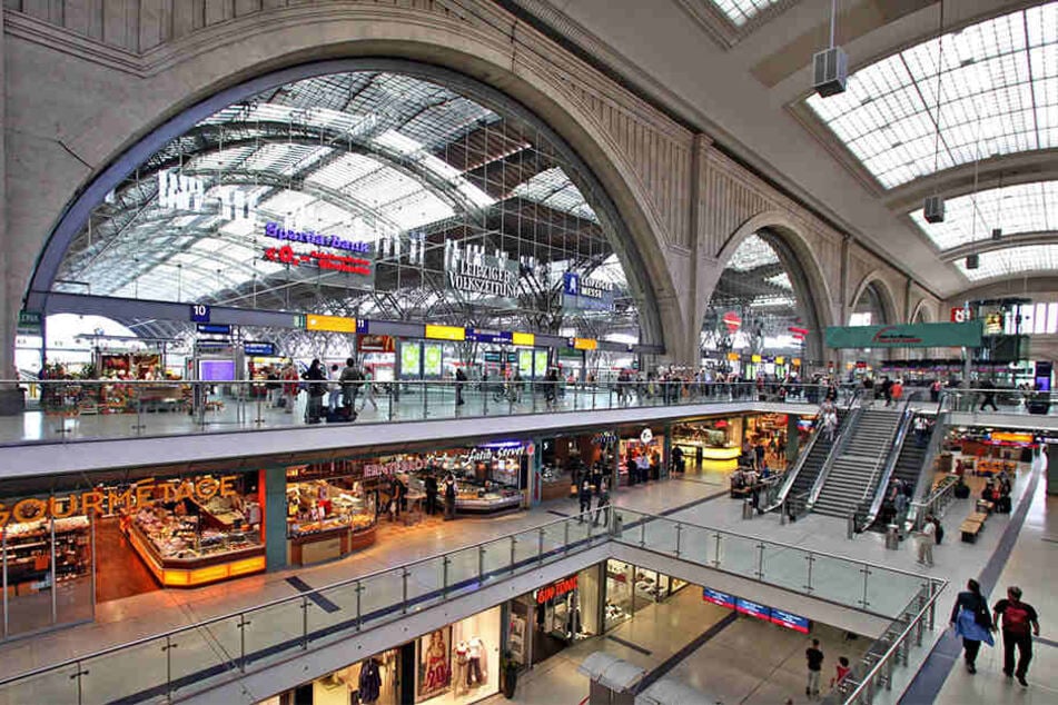Der Neonazi Kevin D. wurde unter anderem für seinen Messer-Einsatz im Leipziger Hauptbahnhof zu acht Monaten Haft verurteilt.