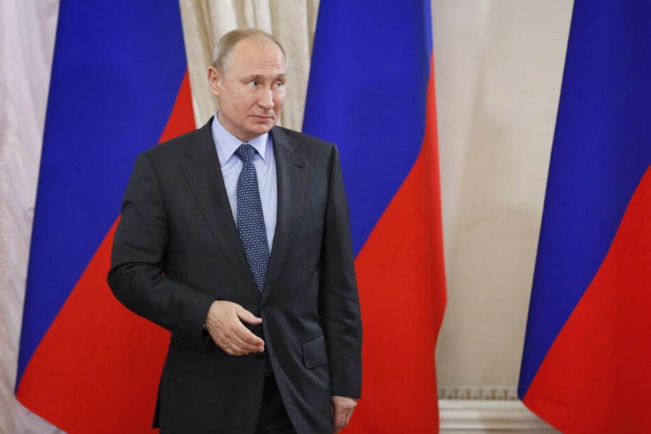 Putin blickt gern skeptisch auf die Handlungen des Westens.