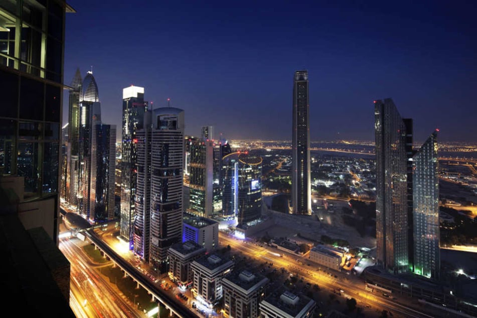 Sheikh Zayed Road ist die größte Schnellstraße Dubais.