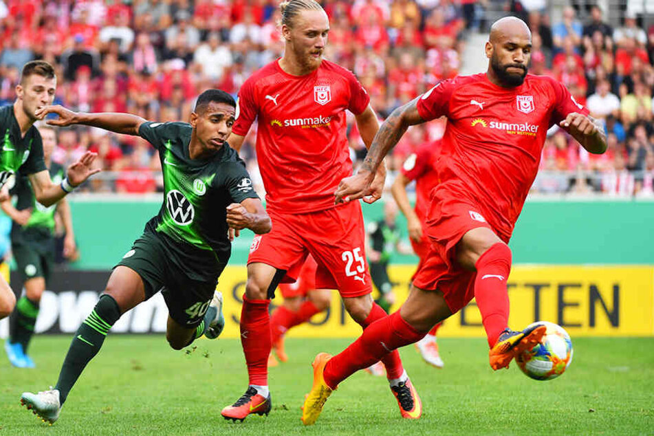 HFC-Stürmer Terrence Boyd (r.) sollte eigentlich ausgewechselt werden.