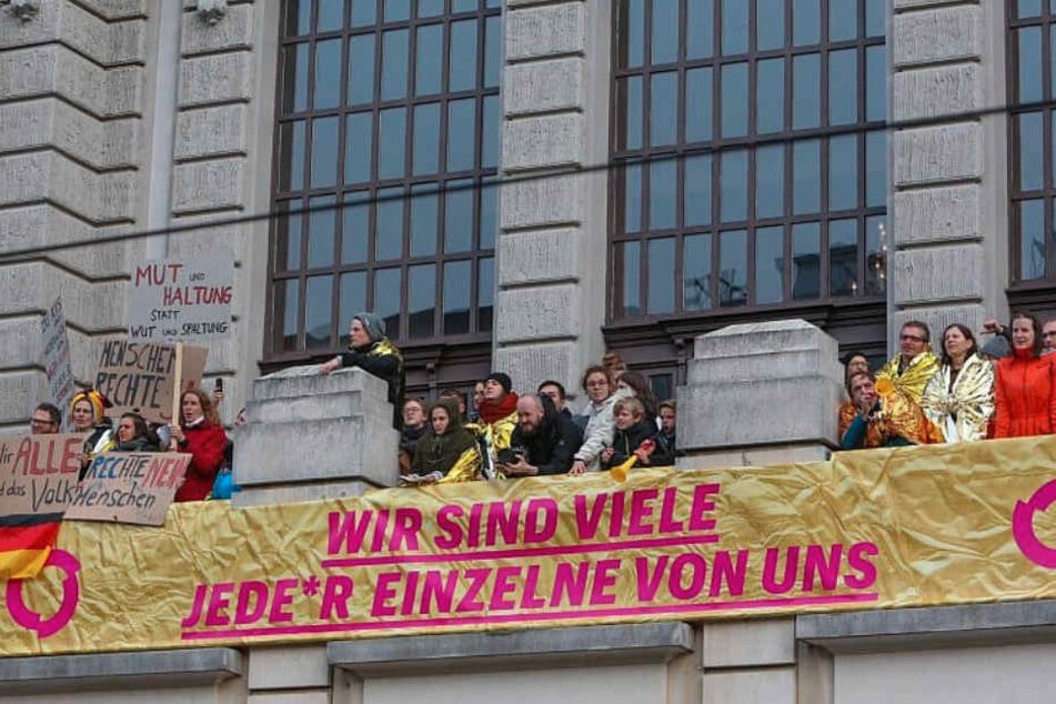 Auch das Stadttheater hatte etwas gegen den Nazis in Bielefeld.
