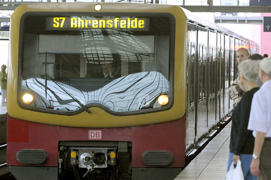 Vor einer Woche kam es bereits zu einer brutalen Attacke am S-Bahnhof Ahrensfelde. (Symbolbild)