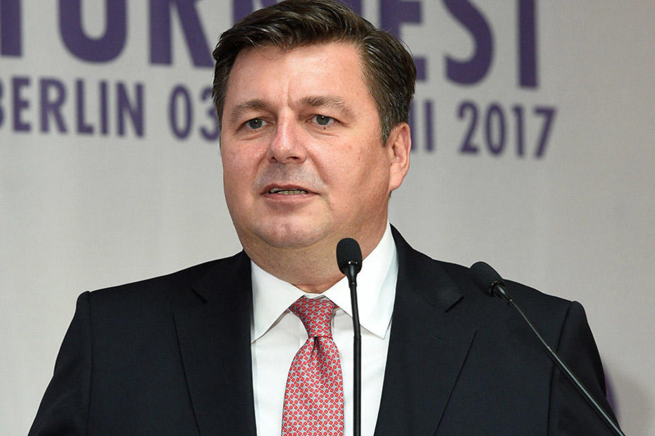 Andreas Geisel (51, SPD) findet, dass die erhöhte Polizeipräsenz kein Dauerzustand werden darf.