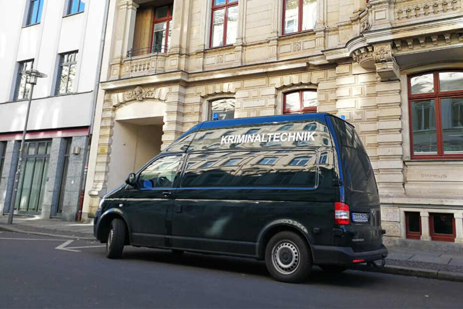 Die Leiche des Babys wurde am Donnerstagmorgen im Hinterhof eines Altbaus in der Jacobstraße entdeckt.