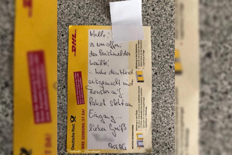 Der Paketbote hinterließ die Nachricht.